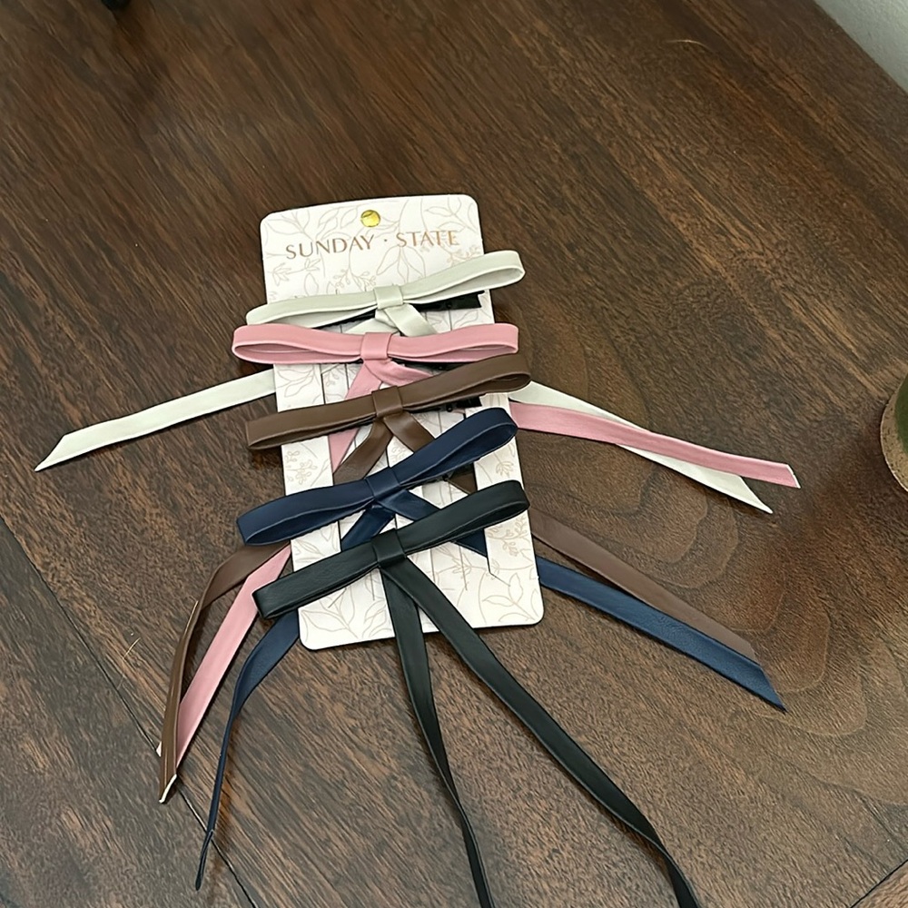 Sunday State Pack of 5 Faux Leather Hair Bow Barrettes Nwt